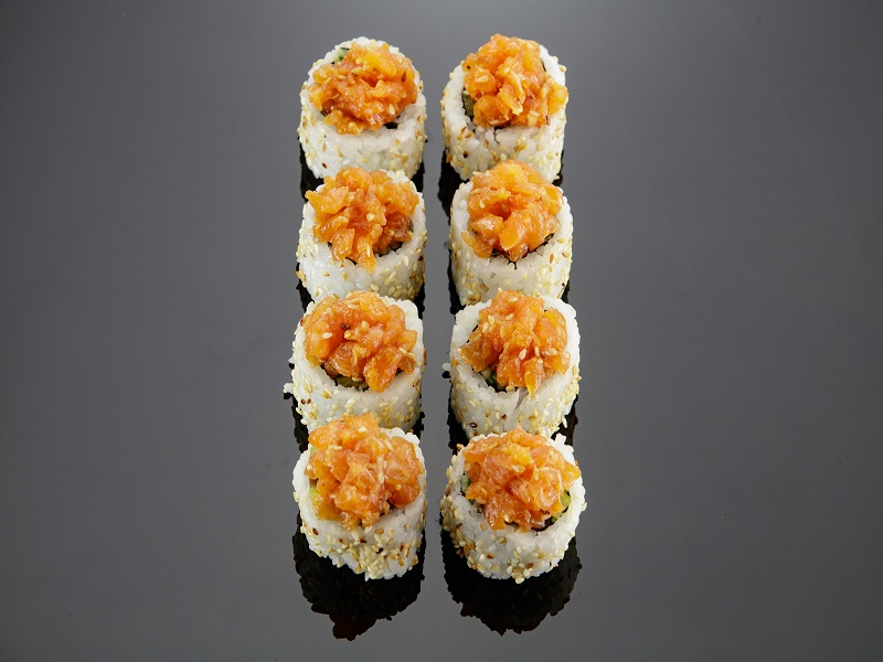 California maki - krewetka w tempurze  + tatar na rolce